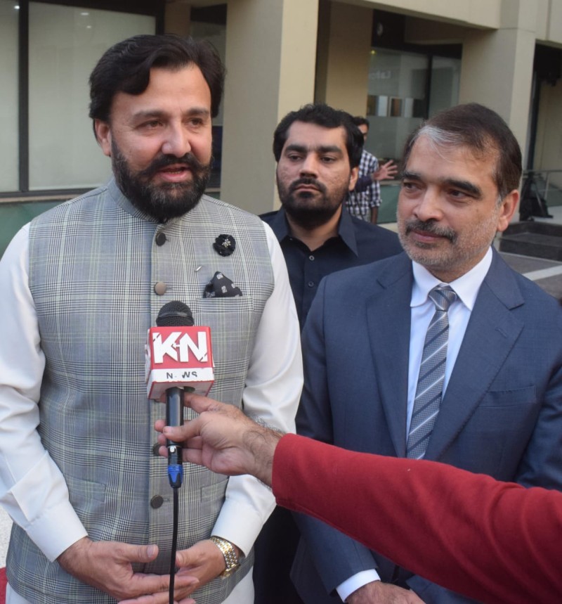 President Pakpattan Chamber Of Commerce And Industry, Dewan Azmat Mahmood Chishti Giving Interview And Sharing His Thoughts With KN News