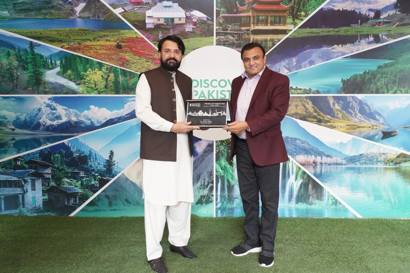 During The Session, They Discussed Potential Collaborations For The Promotion Of Regional Tourism And The Enhancement Of Digital Media Footprints. Dr. Kaiser Rafiq Lauded The Efforts Of The Pakpattan Chamber In Supporting The Business Community. As A Gesture Of Appreciation And Professional Goodwill, Dr. Kaiser Rafiq Presented A Special Commemorative Shield To Mr. Azmat Mahmood Chishti. The Meeting Concluded With A Commitment To Work Together On Future Initiatives For The Economic And Cultural Prosperity Of The Region.
