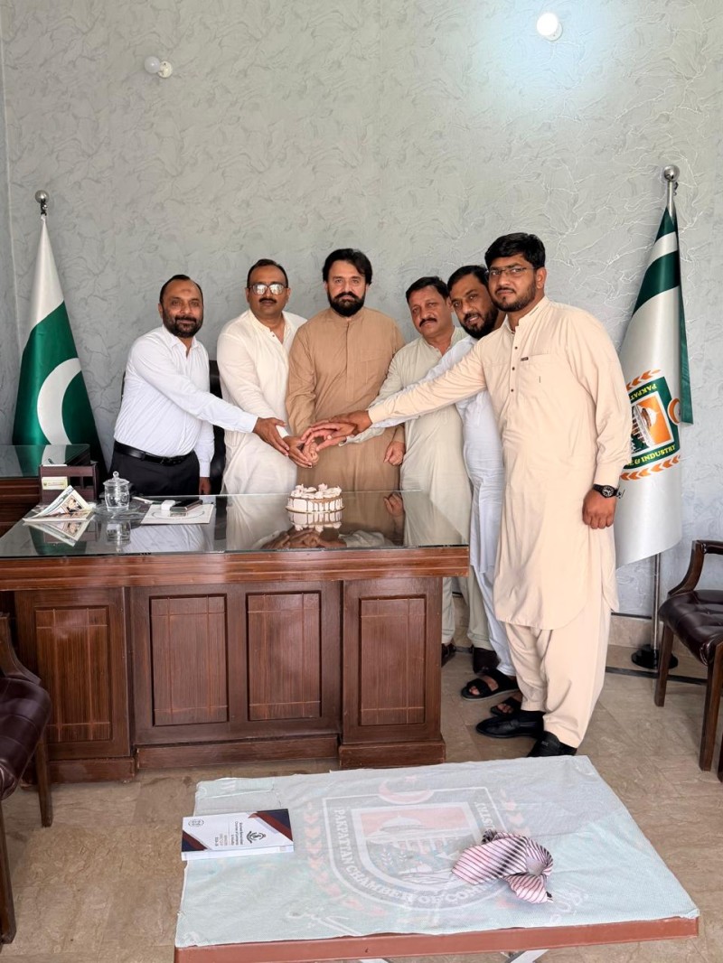 The Participants Offered Prayers For The Martyrs, Paid Homage To The Ghazis, And Reaffirmed Their Resolve That The Trader Community Will Continue To Play Its Role For A Strong Defense And A Strong Economy. The Ceremony Concluded With Slogans Of &lrm;PAKISTAN HAMESHA ZINDABAD PAK FOJ ZINDABAD
