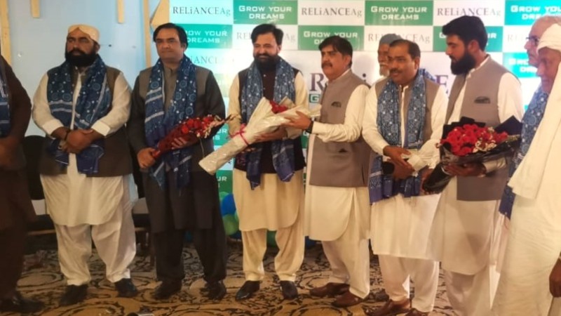 Dewan Azmat Mahmood, President Of The PCCI, Was Warmly Welcomed With A Bouquet Of Fresh Flowers As A Gesture Of Respect And Hospitality By The Event Organizers.